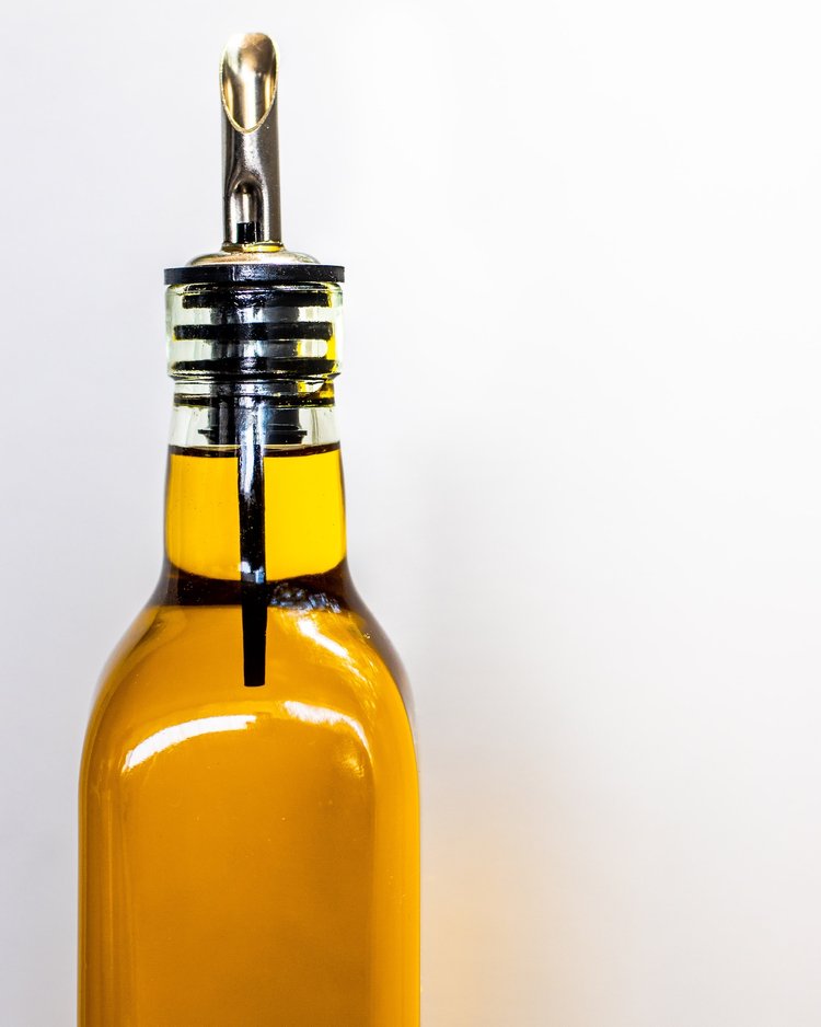 Seed Oils: Why an Omega 6 Diet May Not be the Best for Your Skin